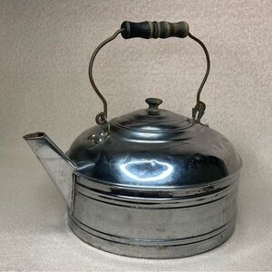 Vintage/Antique Metal Teapot Rustic Farm Decor-Wooden Handle-Lid-Vtg-Retro-Older